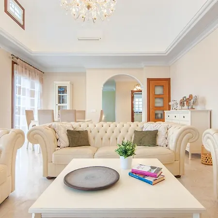 Torriani With Heated Pool Ph11 Villa
